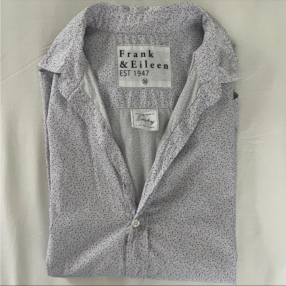 Frank & Eileen Women's Sz M Ditsy White Blue Pink Floral Print Shirt Button Down